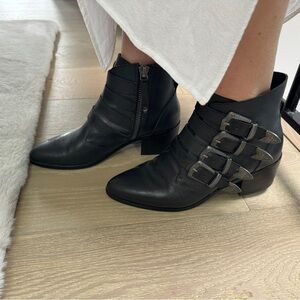 Steve Madden color black size 9m